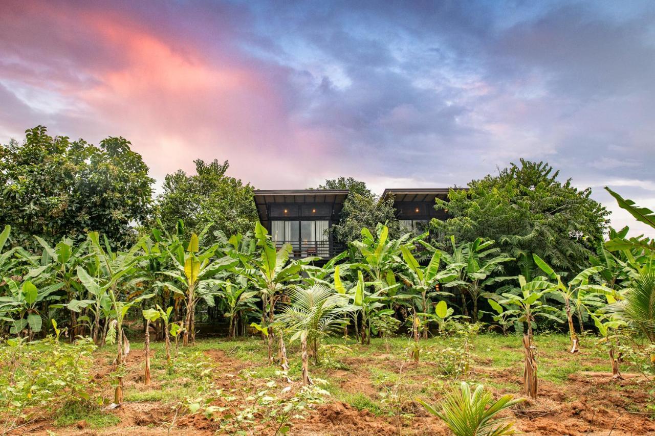 סיגירייה Atha Resort מראה חיצוני תמונה The Black House, a private residence in the village